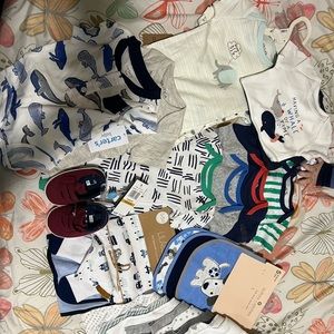 Baby clothes and bibs shoes